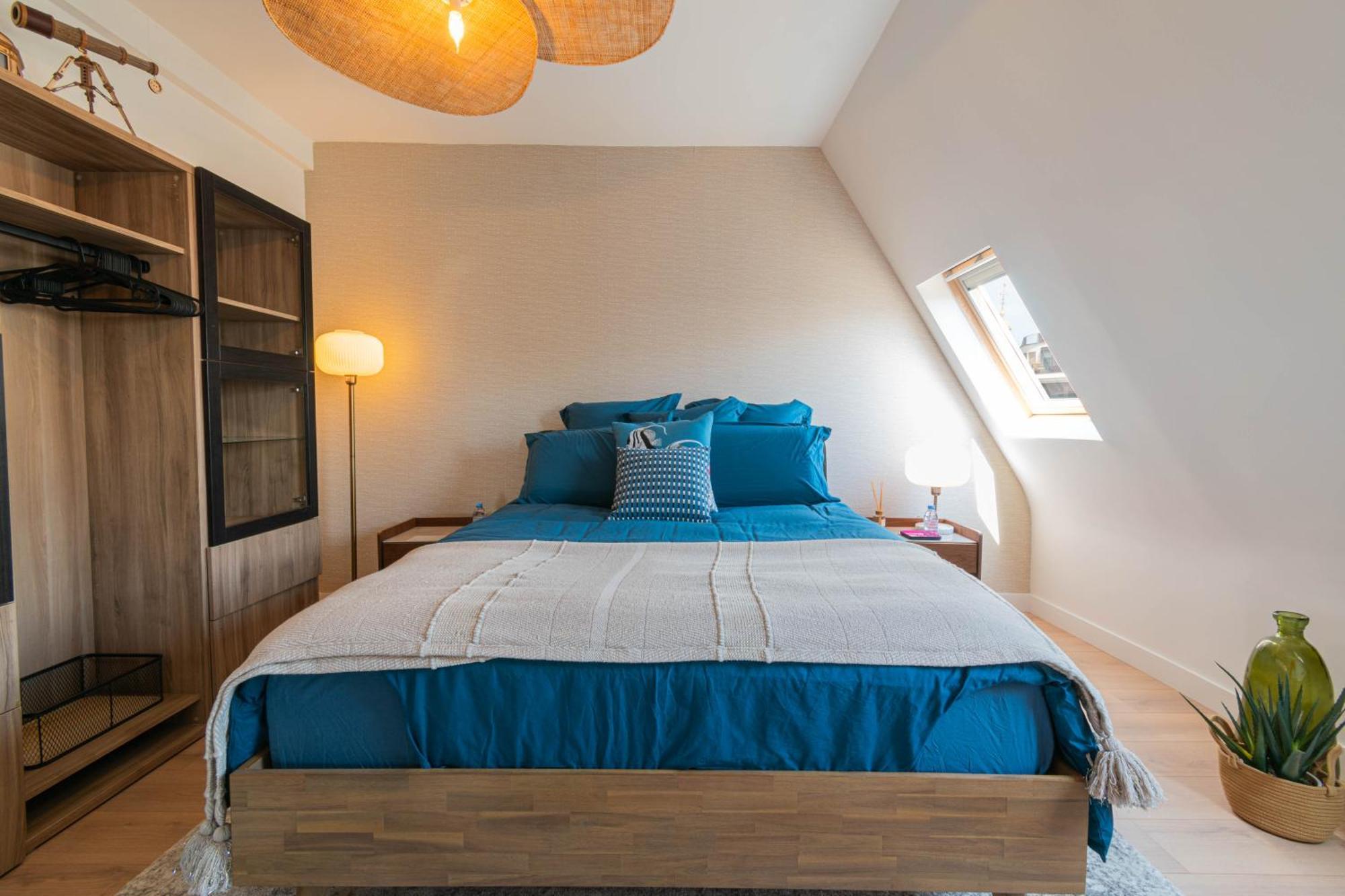 Apartment 1 Min Walk From Opera - Ac - Authentic Parisian Experience ! *