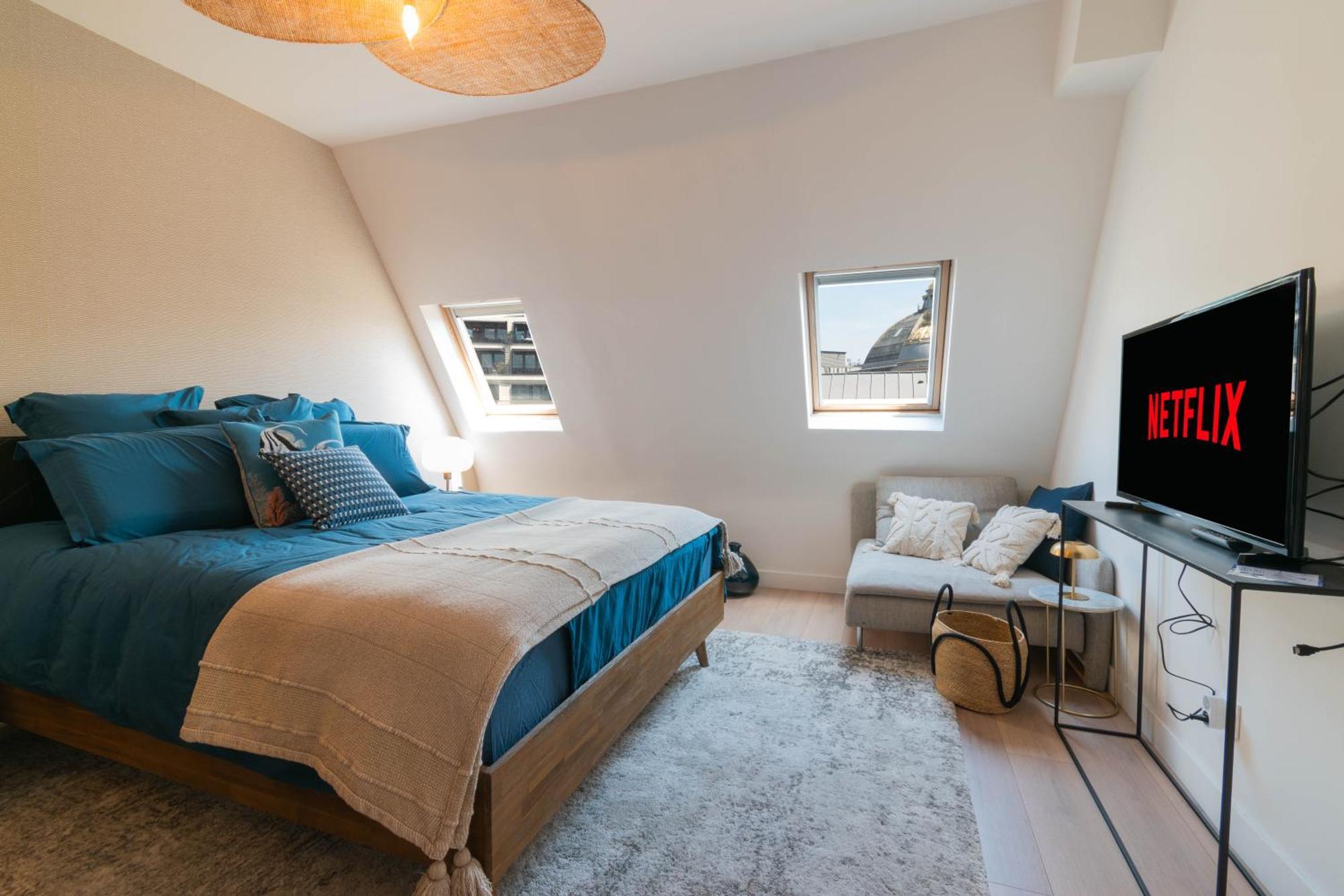 Apartment 1 Min Walk From Opera - Ac - Authentic Parisian Experience ! *